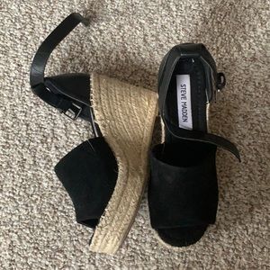 Steve Madden | Black Sandal Wedge